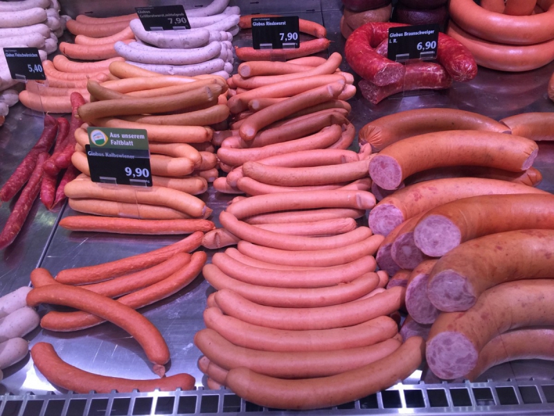 charcuterie-VENCE-min_sausages_meat_butchery-1069321